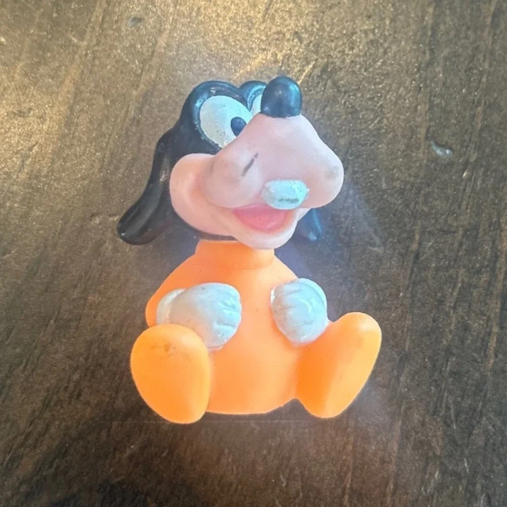 Vintage Disney Goofy Figurine Orange PVC Miniature Toy Kids Retro Cartoon‎ Fun